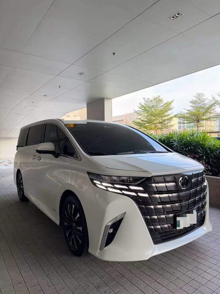 Toyota Alphard Hybrid Auto (Category: Used Cars) located in Manila. Submitted by quality_cars (Listing ID 1463218118, Image 2). Description: 2025 Toyota Alphard Hybrid Price: 4.298m (Negotiable) 🔧 Condition: Excellent 🛣️ Mileage: 5,700 kms only ⛽ Fuel Type: Hybrid (Gasoline + Electric) Vehicle Details: • Vehicle Type: Ultra-Luxury MPV, 7-Seater • Engine Type: 2.5L Hybrid 4-Cylinder Engine • Transmission: E-CVT Automatic Transmission • Drivetrai