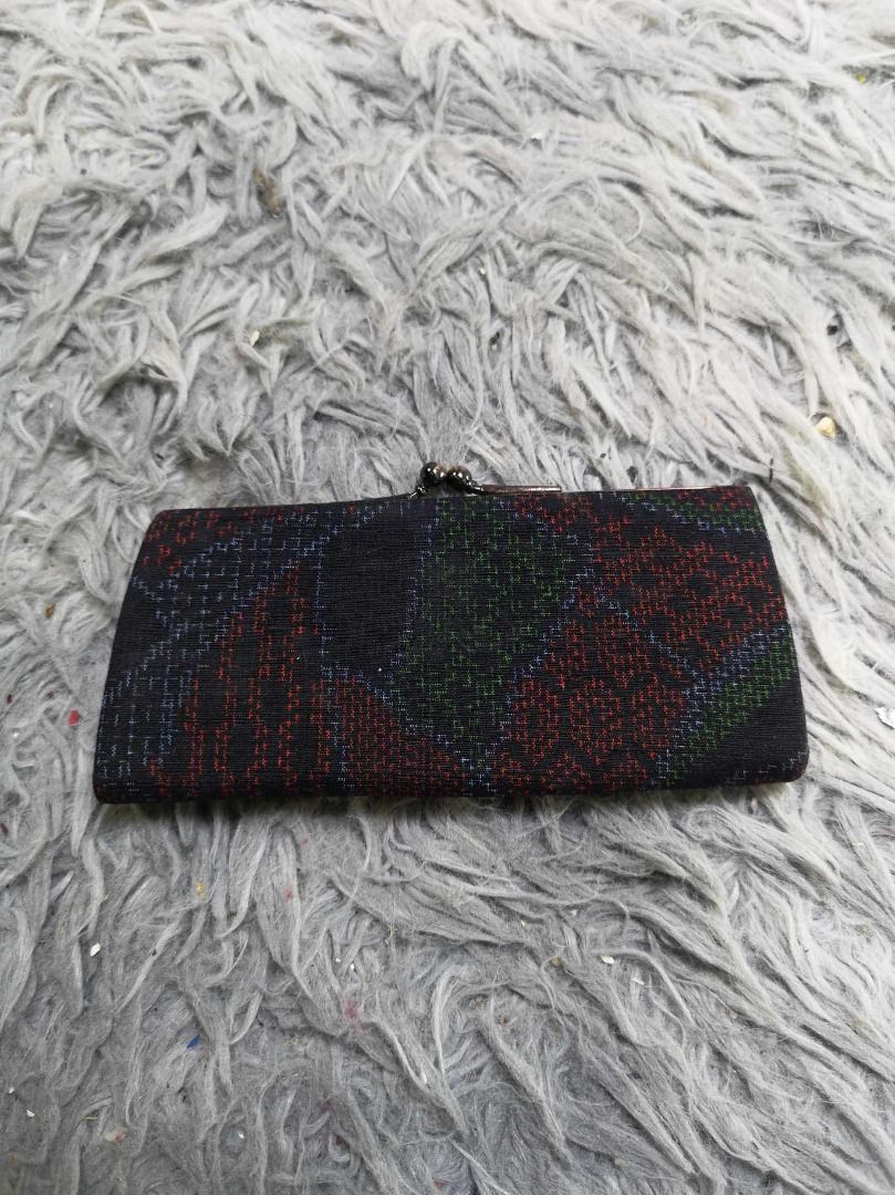 Traditional Patterned Textile Kiss Lock Wallet (Category: Wallets & Card holders) located in Santa Cruz. Submitted by jmy_surplus.2 (Listing ID 1463125324, Image 1). Description: Size ; L - 3 W - 6 Color ; Colorful Type ; Wallet Brand ; No branf Material ; Synthetic Style ; Traditional Pattern Kiss Lock Long wallet LR 129 JMY 3 Batch #223.