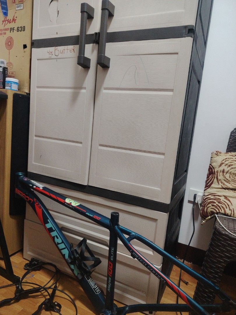 Trinx Majes Frame Elite 100 need cash working student (Category: Bicycles) located in Manila. Submitted by wildeagle.fa4b43 (Listing ID 1463297459, Image 2). Description: Scratches.