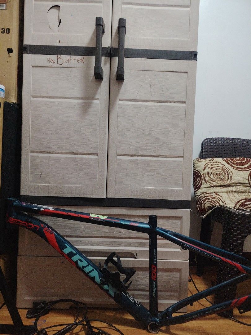 Trinx Majes Frame Elite 100 need cash working student (Category: Bicycles) located in Manila. Submitted by wildeagle.fa4b43 (Listing ID 1463297459, Image 1). Description: Scratches.