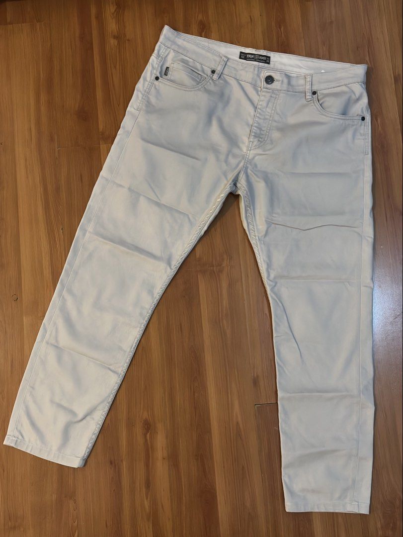 TRN 1961 Beige Chinos Size 36 (Category: Chinos) located in Quezon City. Submitted by ailoqp (Listing ID 1463273413, Image 1). Description: - TRN 1961 Chinos - Color: Light Beige - Size: 36 Waist / 52 Tag - Style: Classic Five-Pocket - Closure: Button and Zip Fly - Perfect for everyday casual or smart-casual outfits Meetup: Around Taft or Makati Shipping: Grab, Lalamove, or JT (buyer covers fee).
