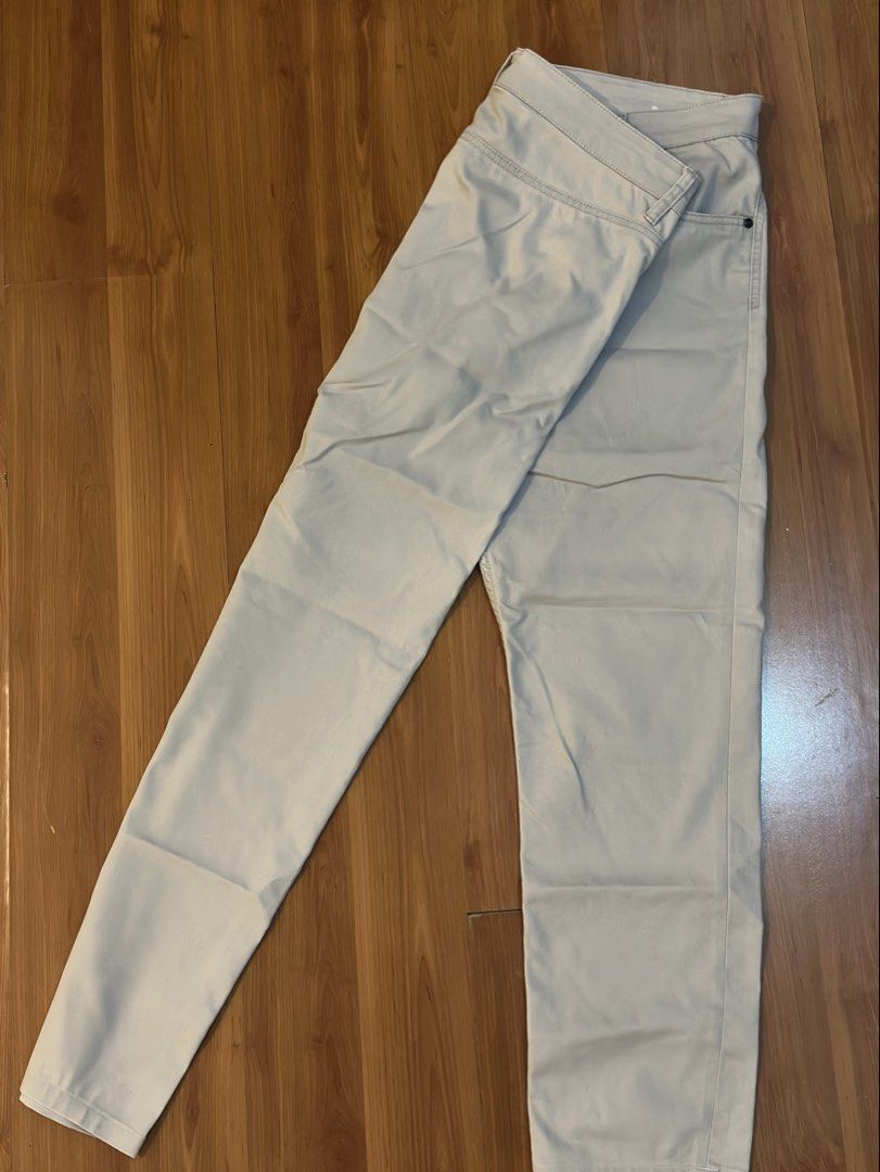 TRN 1961 Beige Chinos Size 36 (Category: Chinos) located in Quezon City. Submitted by ailoqp (Listing ID 1463273413, Image 2). Description: - TRN 1961 Chinos - Color: Light Beige - Size: 36 Waist / 52 Tag - Style: Classic Five-Pocket - Closure: Button and Zip Fly - Perfect for everyday casual or smart-casual outfits Meetup: Around Taft or Makati Shipping: Grab, Lalamove, or JT (buyer covers fee).