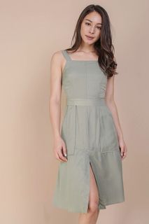 (Category: ) located in . Submitted by wardrobemirror (Listing ID 1463240148, Image 1). Description: .