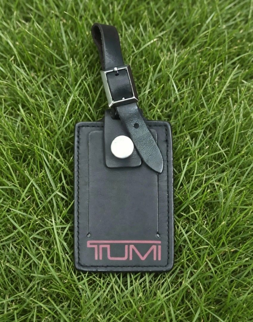 TUMI Black Leather Luggage Tag (Category: Wallets & Card Holders) located in Bulacan. Submitted by ssirc (Listing ID 1463173899, Image 1). Description: TUMI Black Leather Luggage Tag (minimal rubs and sign of usage) 780+sf‼️ DM‼️.