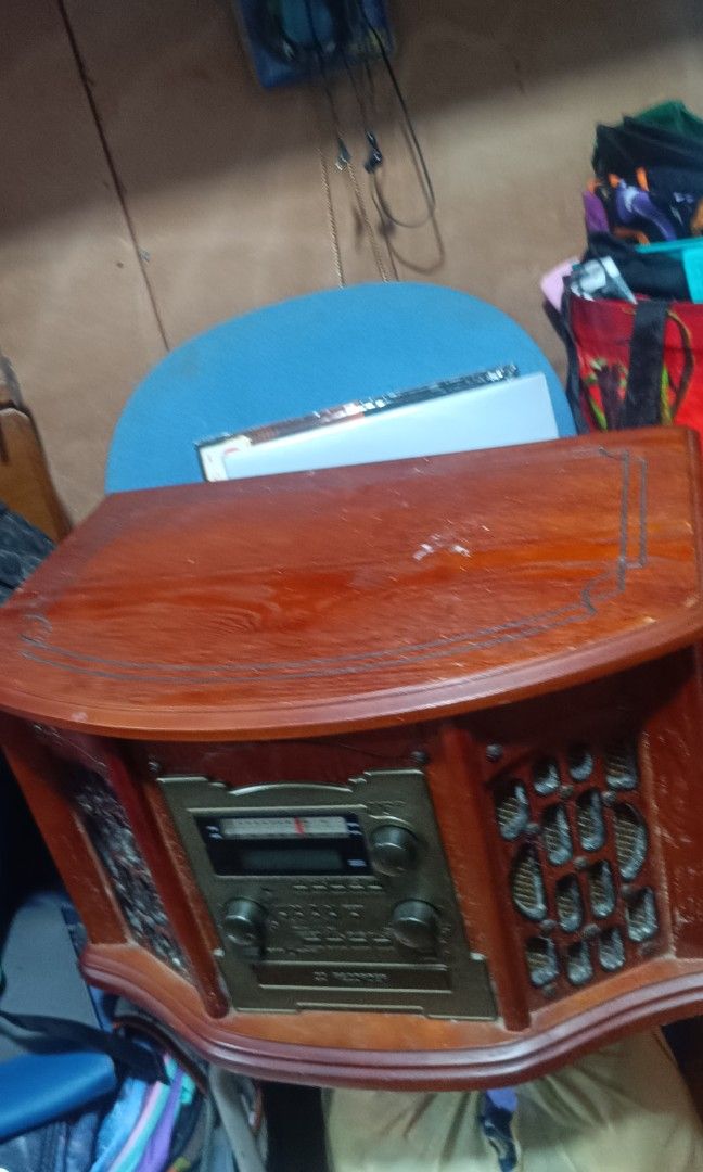 turn table audio innovated wooden type (Category: Other Audio Equipment) located in Las Pinas. Submitted by edelyne_grace (Listing ID 1463127298, Image 2). Description: audio in aux ,pono record 120 v with build in speaker vynil ,with recoder wooden type and already innovated location laguna pagsanjan for pick up or shipping lalamove or lbc for oversea.