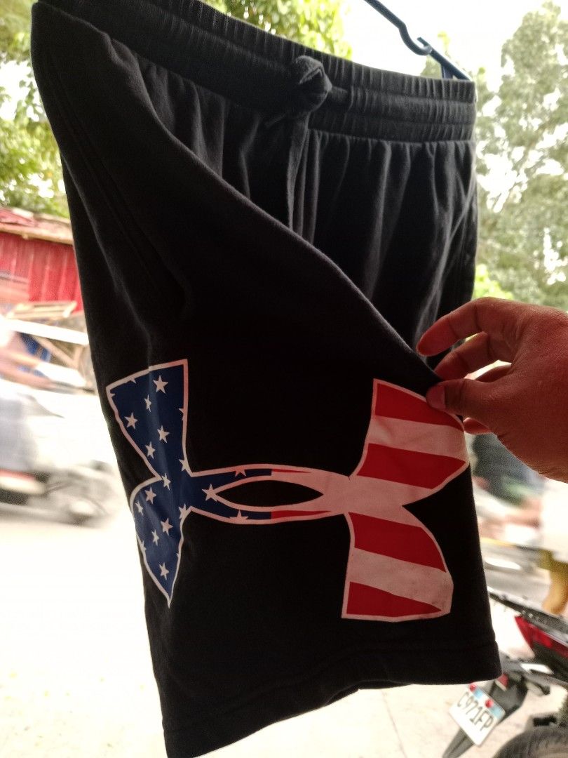 UA sweatshort big logo (Category: Shorts) located in Manila. Submitted by mickmickthriftedshop (Listing ID 1463218758, Image 2). Description: 26-32x20.