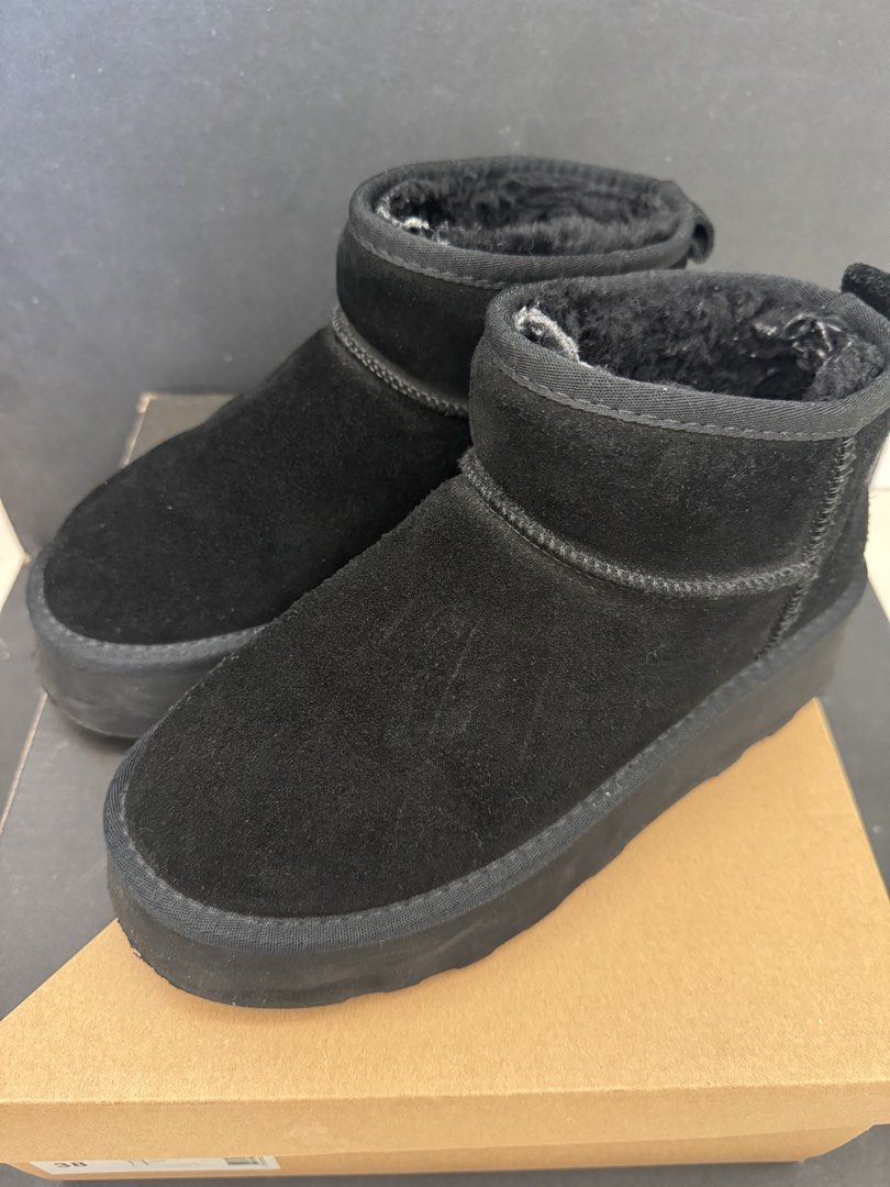 UGG （分類：靴）位於 Hong Kong。 由 superfun888 提交（商品編號 1463234800，圖片 6）。簡介： UGG Size 38 購置澳洲珀斯 只着過一兩次 原價過千 快要優先。