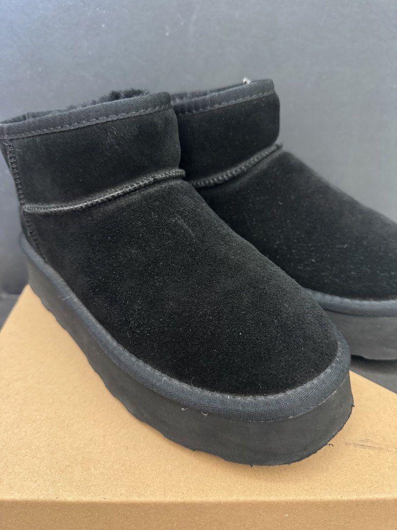 UGG （分類：靴）位於 Hong Kong。 由 superfun888 提交（商品編號 1463234800，圖片 4）。簡介： UGG Size 38 購置澳洲珀斯 只着過一兩次 原價過千 快要優先。