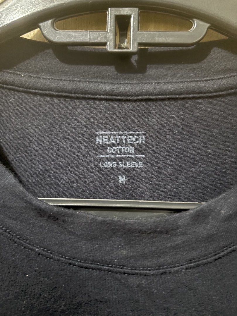 UKAY: Uniqlo Heattech Extra Warm Medium HT616 (Category: Tshirts & Polo Shirts ) located in Quezon City. Submitted by delighted_area (Listing ID 1463297767, Image 3). Description: Ukay sourced, please manage your expectations. In great condition. Size: Medium Chest width: 19 Inches Length: 27 Inches.