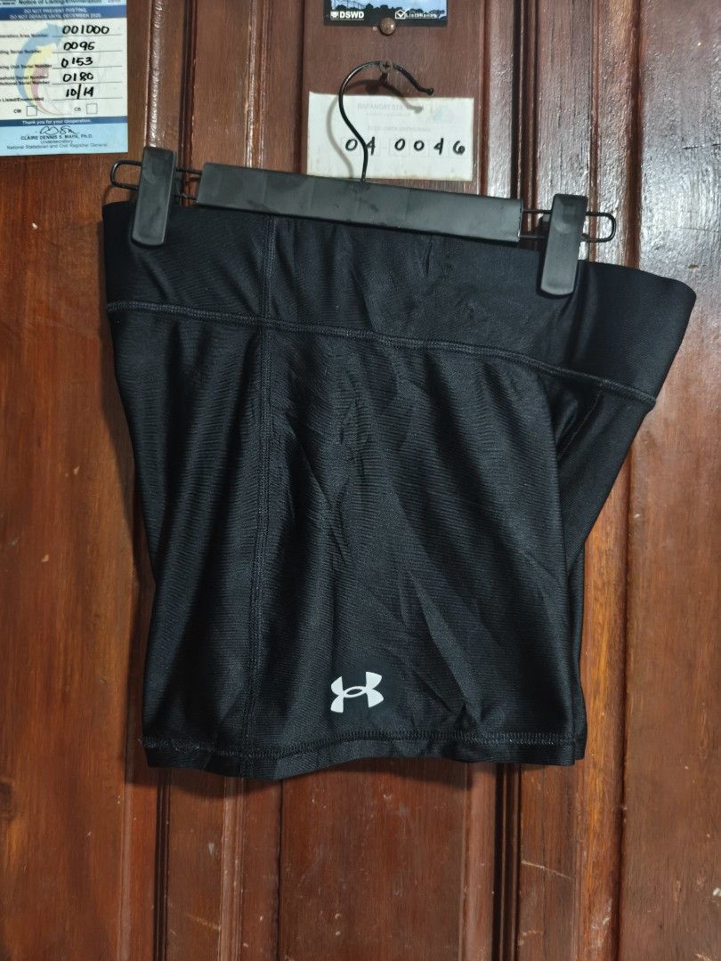 Under Armour HeatGear Compression Shorts Black MD (Category: Activewear) located in Quezon City. Submitted by makmakramirez (Listing ID 1463201705, Image 3). Description: size 27-32 length 12inches - Black Under Armour Compression Shorts - Size: Medium - Features HeatGear Technology - Ideal for workouts and sports - Provides a comfortable and supportive fit - Elastic waistband with Under Armour branding loc santa Lucia novaliches .