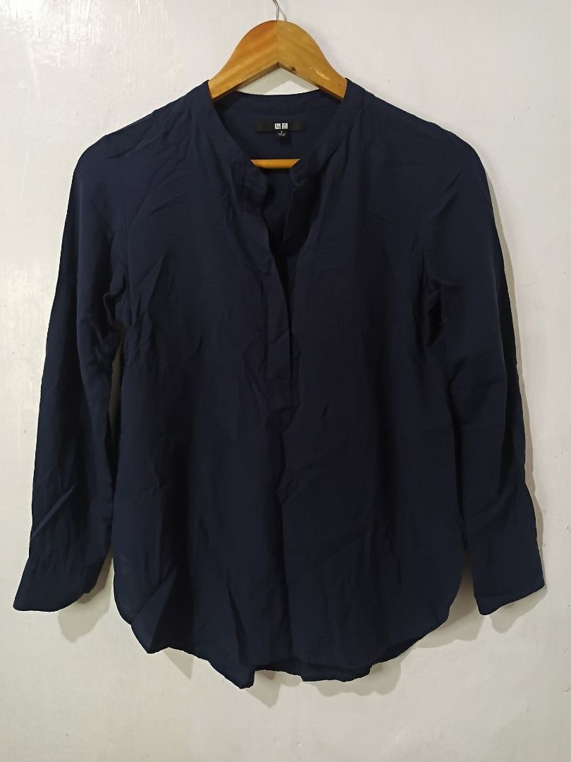 UNIQLO (Category: Longsleeves) located in Caloocan City. Submitted by nottyprelovedph (Listing ID 1463282583, Image 3). Description: 25x18 S ON TAG.