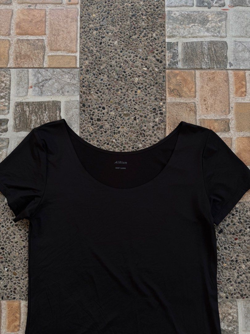 Uniqlo Airism Tee for her (Category: Shirts) located in Taguig. Submitted by mrwickjohn67 (Listing ID 1463317556, Image 2). Description: As new M-L.