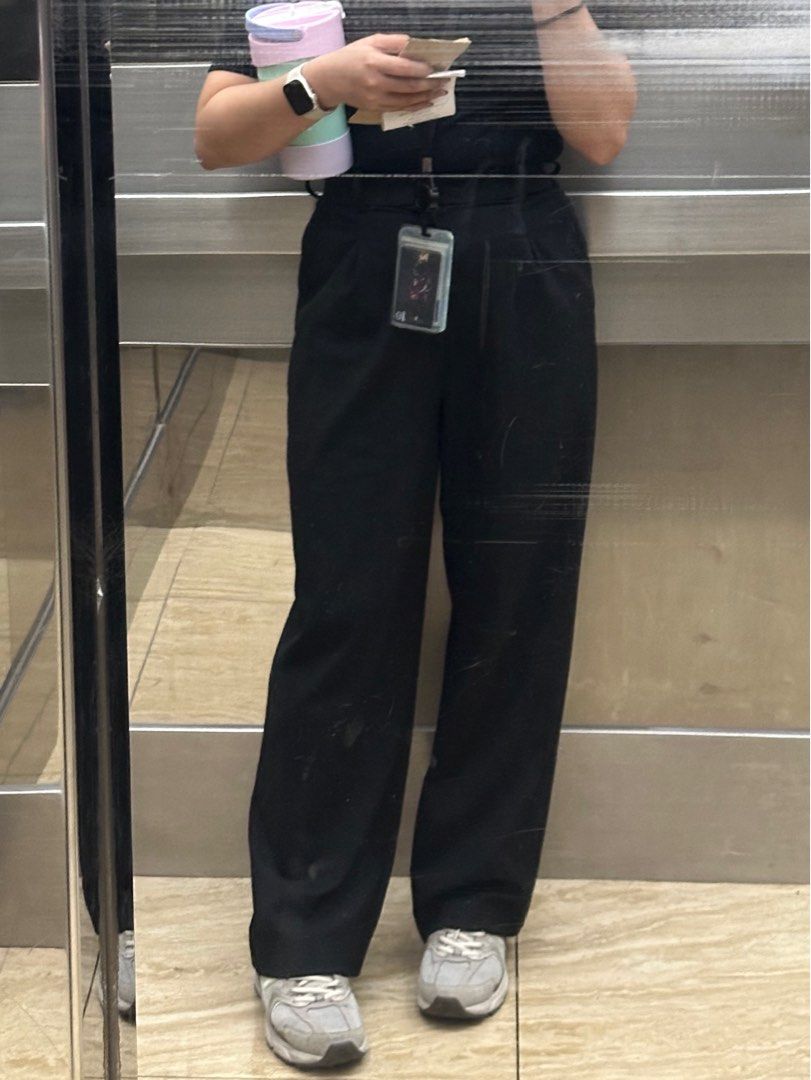 Uniqlo Black Smart Wide Size S (Category: Jeans) located in Manila. Submitted by piecesfromreg (Listing ID 1461495020, Image 3). Description: - Altered to 4’11 height.