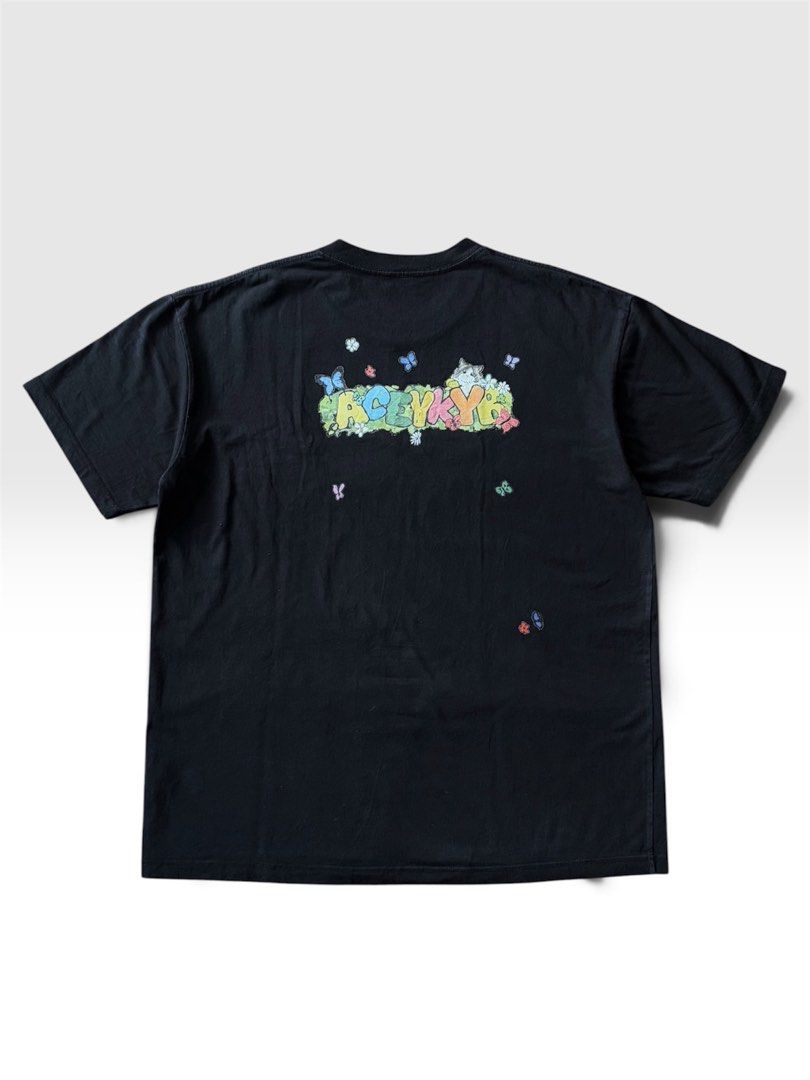 Graphic shirt (Category: Activewear) located in Baguio. Submitted by zojythriftph (Listing ID 1463299217, Image 2). Description: L28, w29 Large No flaws, like new Color rate 10/10 .