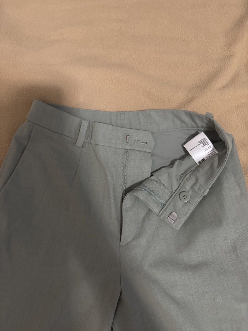 Uniqlo Green Slack Pants (Category: Other Bottoms) located in San Luis. Submitted by oshdeclutters (Listing ID 1463217987, Image 2). Description: .