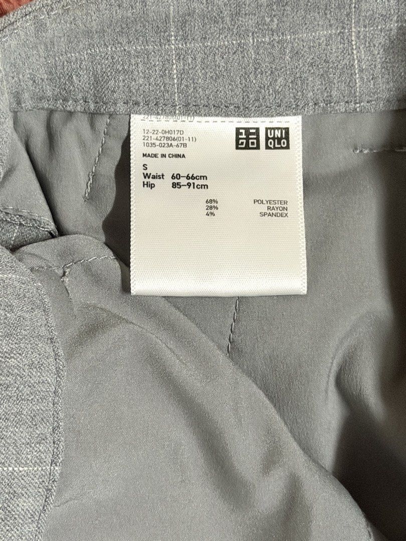 UNIQLO Grey Trouser Pants Size S (Category: Other Bottoms) located in Caloocan City. Submitted by aprli (Listing ID 1463264432, Image 3). Description: Grey pinstripe pants from UNIQLO. Wide leg style. Size S. Waist 60-66cm, Hip 85-91cm. Made of polyester, rayon, and spandex. Good for work or casual wear..