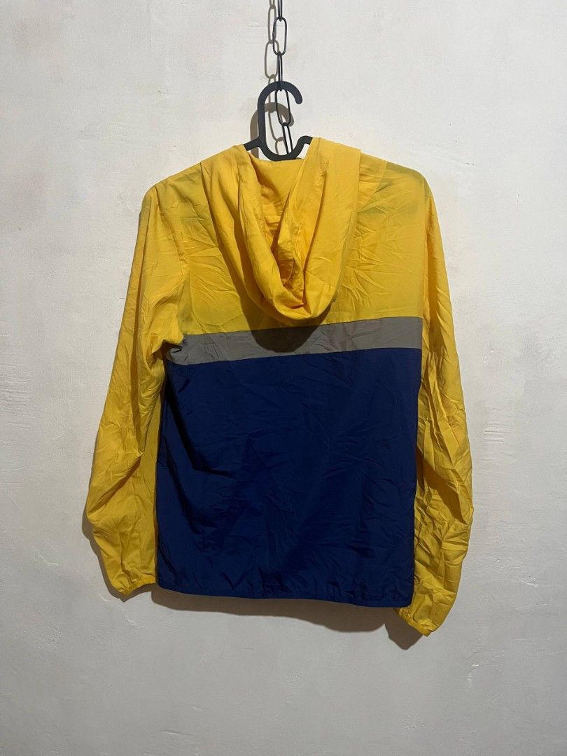 Uniqlo Jwa Pocketable Parka (Category: Coats, Jackets and Outerwear) located in Baguio. Submitted by labelleferroniere (Listing ID 1463168149, Image 3). Description: No Flaws Large Mens.