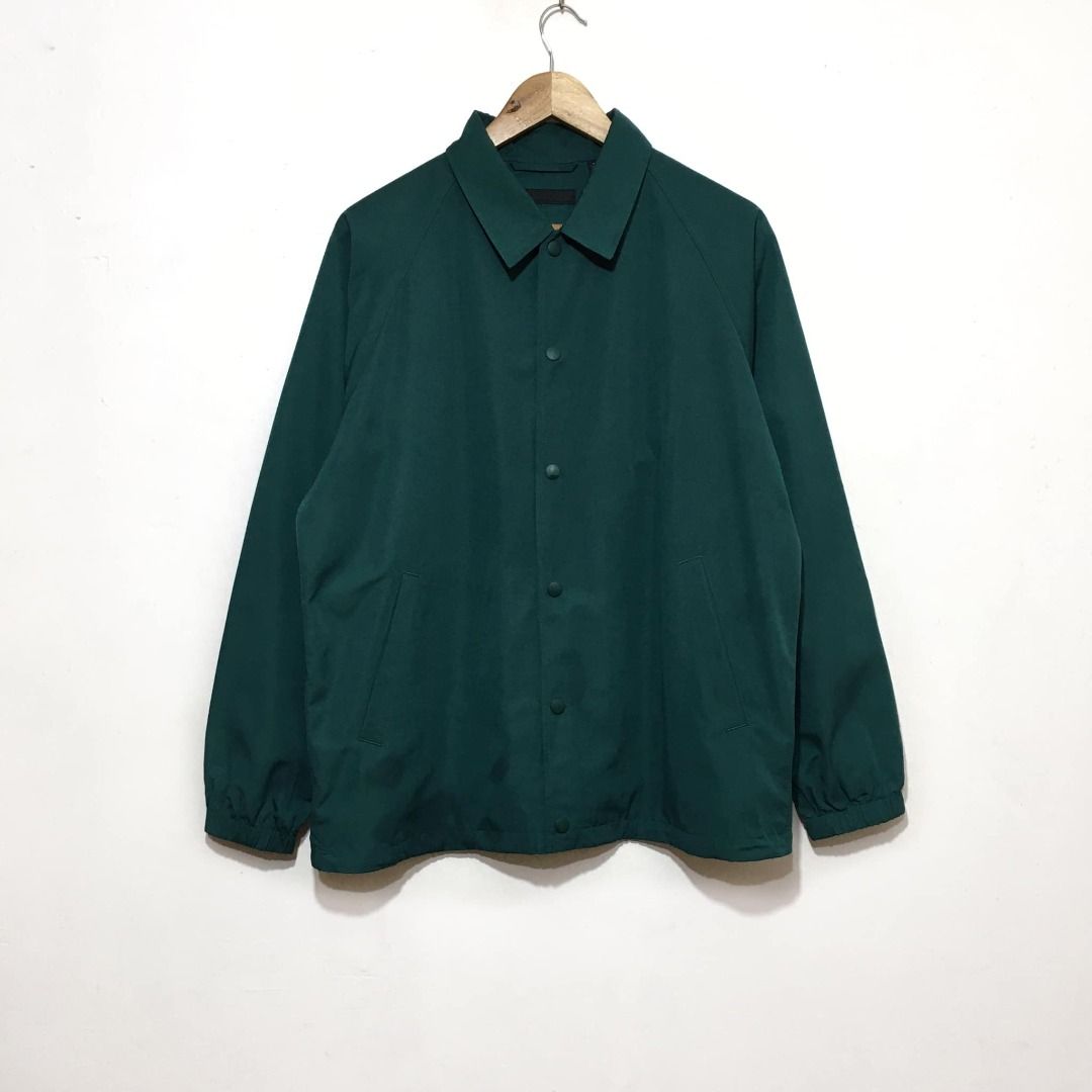 Uniqlo Men's Coach Jacket Green (Category: Coats, Jackets and Outerwear) located in Taguig. Submitted by citystargazer (Listing ID 1463247945, Image 1). Description: Size: Medium, W: 22.5" x L: 27.5" Color: 55 Green .