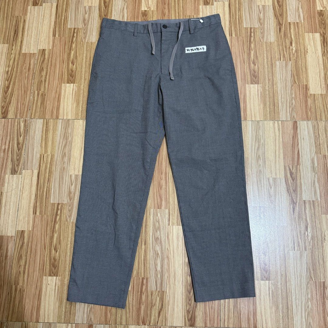 UNIQLO MEN’S EZY ANKLE PANTS (Category: Trousers) located in Manila. Submitted by thrifthing_121102 (Listing ID 1463162651, Image 1). Description: UNIQLO MEN’S EZY ANKLE PANTS •SIZE MEDIUM •WAIST - 31-32” •LENGTH - 35” •HEM - 7” •EXCELLENT CONDITION •NO ISSUES ₱699 + SF ✅All items are in excellent to new condition. ✅Color may vary due to lighting. 📦J&T Express or Lalamove Shipping. 💸Gcash Payment. 📍Moonwalk, Paranaque City.