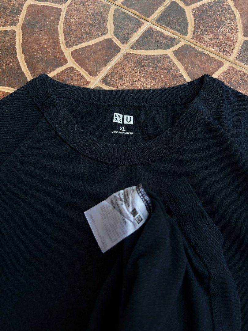 UNIQLO NAVY BLUE (Category: Activewear) located in Batangas. Submitted by engr_thrift (Listing ID 1463188704, Image 3). Description: 📌 UNIQLO NAVY BLUE ( Xlarge) 📐Dimension ( Inches ) Length: 29 Width : 23 Color rate: 9.5/10 Issue : none .