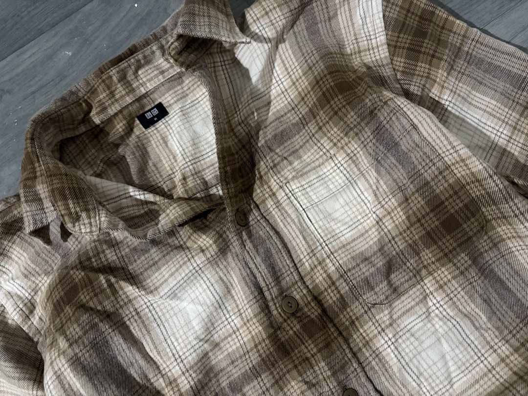 Uniqlo polo longsleeves (Category: Formal Shirts) located in Manila. Submitted by macabuagjo26513 (Listing ID 1463283626, Image 3). Description: Uniqlo polo longsleeves ❕Good as new (used 3 times only) ❕Size medium ❕No issue ❕Good for semi formal outfits.