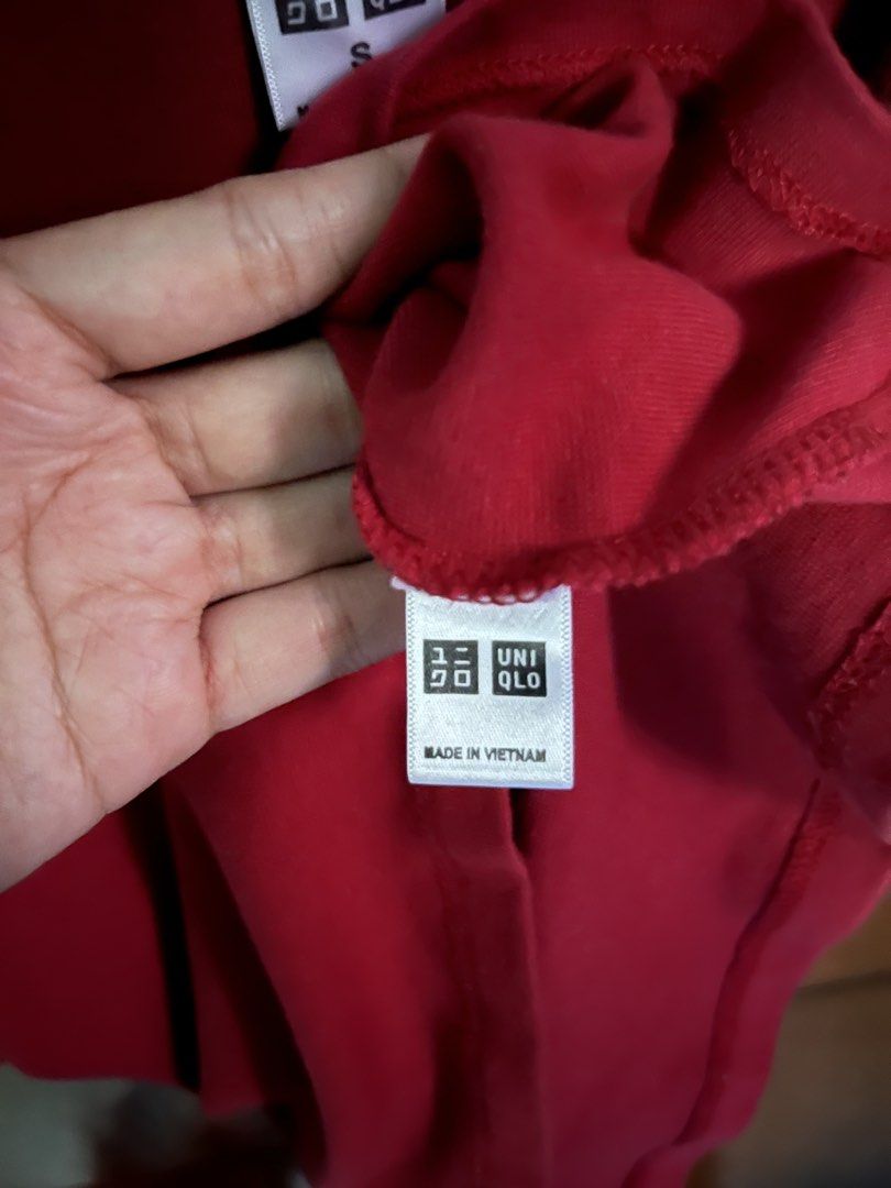 UNIQLO Red Cropped Collared Buttondown Top Size S (Category: Blouses) located in Batac City. Submitted by dsyrei (Listing ID 1463174202, Image 3). Description: - UNIQLO red cropped top - Size S - Short sleeves - Collared neckline - Button-up front - Made in Vietnam - no COD. - Gcash, Maya, PNB, Maribank .