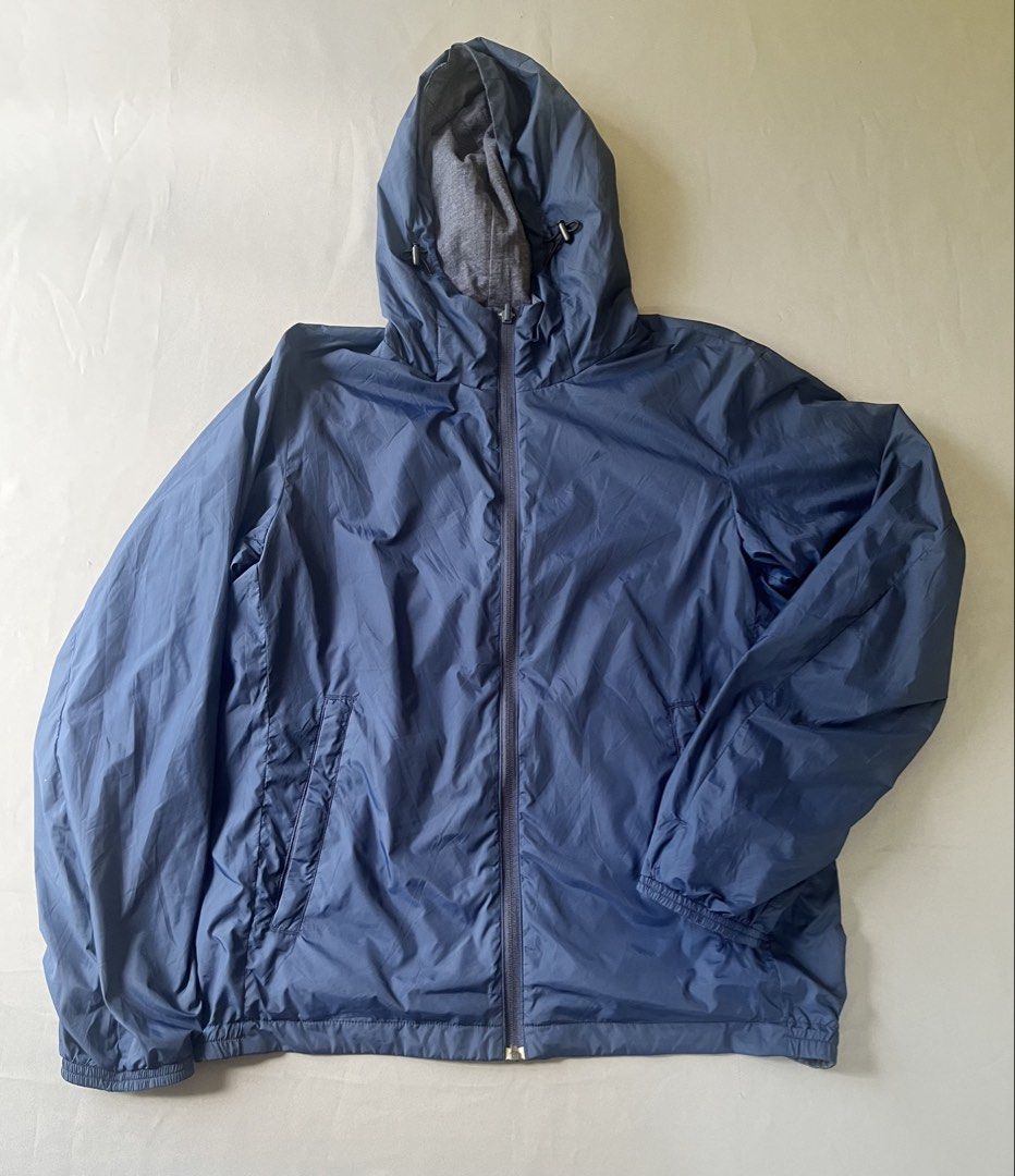 Uniqlo Reversible Jacket (Category: Coats, Jackets and Outerwear) located in Subic. Submitted by beaaanzen (Listing ID 1463192973, Image 2). Description: Blue: Medium on Tag Condition 10/10 🏷️880 plus shipping fee Location & Courier: J&T Olongapo City 🚚 MOP: GCash payment first.