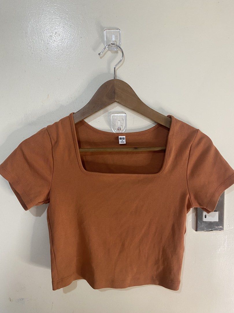 Uniqlo squareneck top S/m axb10 (Category: Blouses) located in Baguio. Submitted by buyforless_2600 (Listing ID 1463135265, Image 1). Description: .