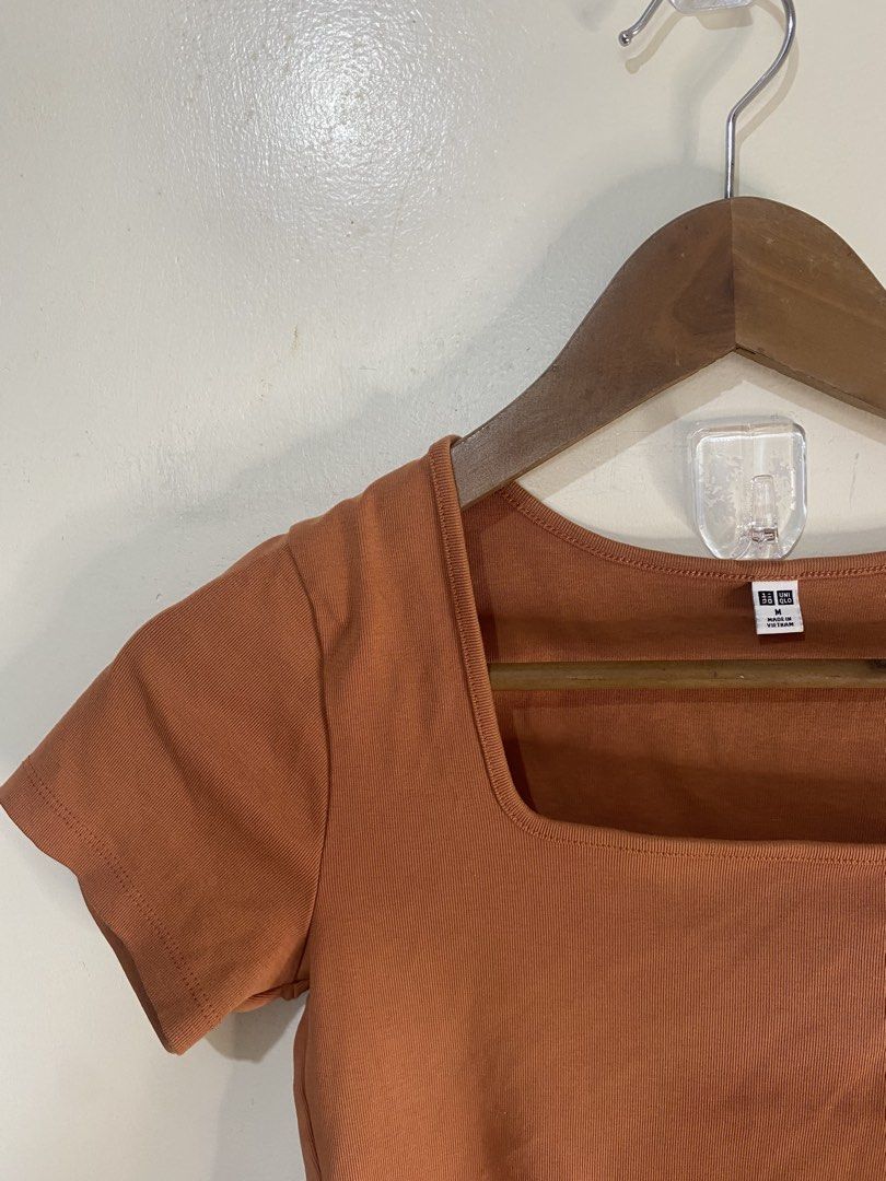 Uniqlo squareneck top S/m axb10 (Category: Blouses) located in Baguio. Submitted by buyforless_2600 (Listing ID 1463135265, Image 2). Description: .