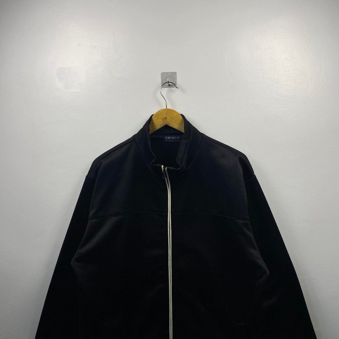 Uniqlo Vintage (Category: Coats, Jackets and Outerwear) located in Manila. Submitted by ayskrim_ (Listing ID 1463258619, Image 3). Description: Dimes: L 23x26.