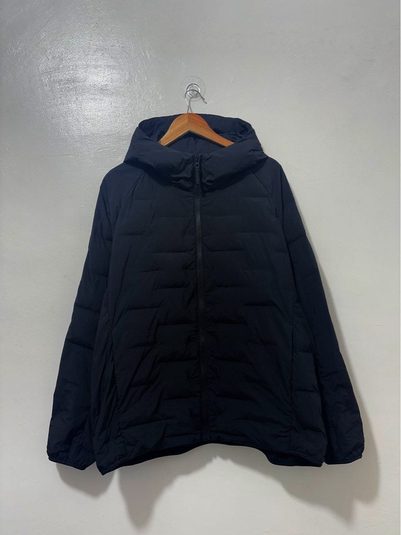 Uniqlo Warm Padded Pufftech Puffer Jacket Men 2XL (Category: Coats, Jackets and Outerwear) located in Balanga. Submitted by winterlab_ph (Listing ID 1463230454, Image 3). Description: Code: C020 Width: 27 Length: 27.5 : needs wash.