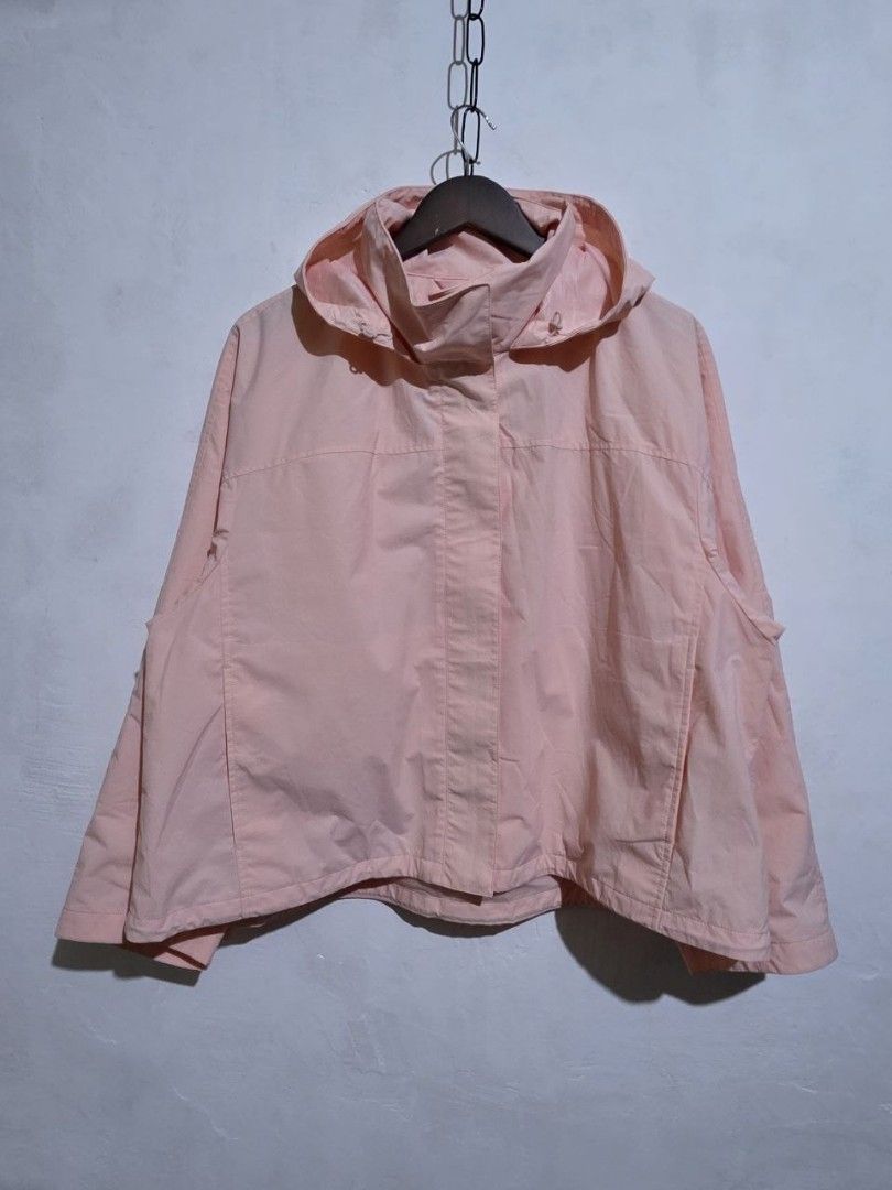 Uniqlo Windproof Stand Blouson (Category: Coats, Jackets and Outerwear) located in Baguio. Submitted by labelleferroniere (Listing ID 1463168494, Image 1). Description: Asnew Condition Peach (XL) (MWNS) — Water Repellant No Flaws Location Baguio City Length 23 Width 26 can be decreased to 23 📩.