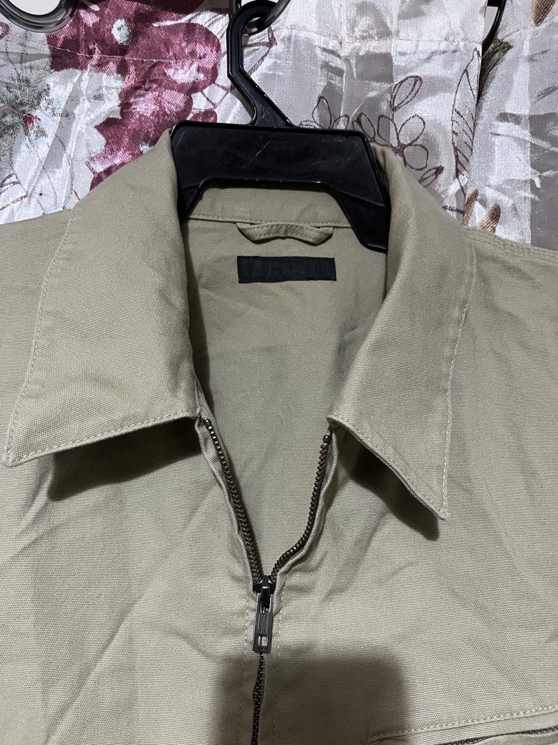 Uniqlo Zip-Up Blouson (Category: Coats, Jackets and Outerwear) located in Manila. Submitted by acloset.mnl (Listing ID 1463245985, Image 2). Description: Uniqlo Zip-up Blouson Jacket XL Used once only indoors P1,500 + SF.