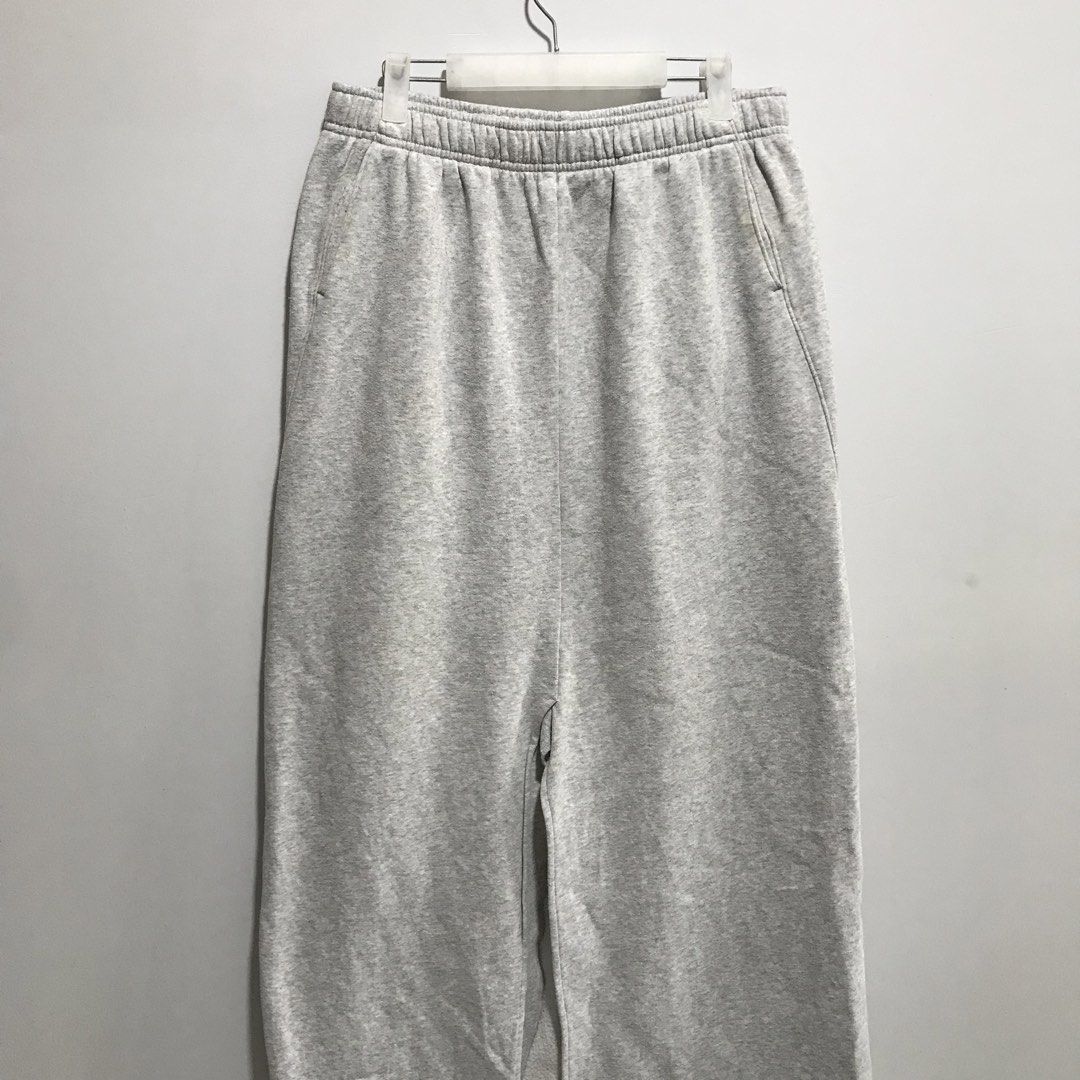 UNIVERSAL THREAD Heather Gray Maxi | Long Skirt (Category: Skirts) located in Cavite. Submitted by tanya.valentin (Listing ID 1463296874, Image 2). Description: - Waist: 32-36 ( Stretched ) - Length: 40 .