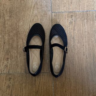 (Category: ) located in . Submitted by a_closet04 (Listing ID 1463125137, Image 1). Description: .