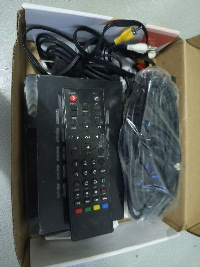 Used-Like New-Good Condition (Category: TV Parts & Accessories) located in Caloocan City. Submitted by gentlewater_0f2a61 (Listing ID 1463133695, Image 2). Description: Smart TV good for YT browsers TV channels Inclusion: Speaker Affordabox issue: yung built in speaker is not working kaya may separate speaker akong binili can connect thru bluetooth or wire.