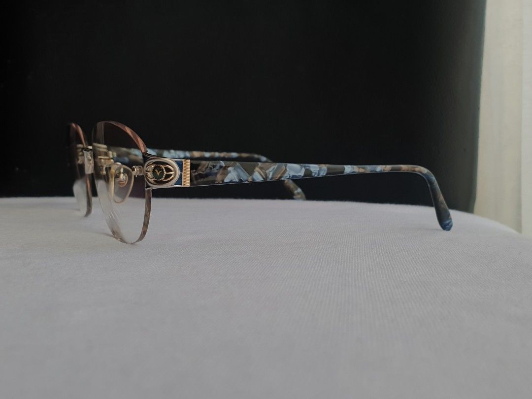 Valentino Rimless Luxury Eyeglass Frame (Category: Sunglasses & Eyewear) located in Quezon City. Submitted by WasalakTwo (Listing ID 1463242008, Image 1). Description: Bought in Japan Durable and high quality Excellent condition Clean and presentable Lens are graded, but replaceable Open for delivery nationwide.