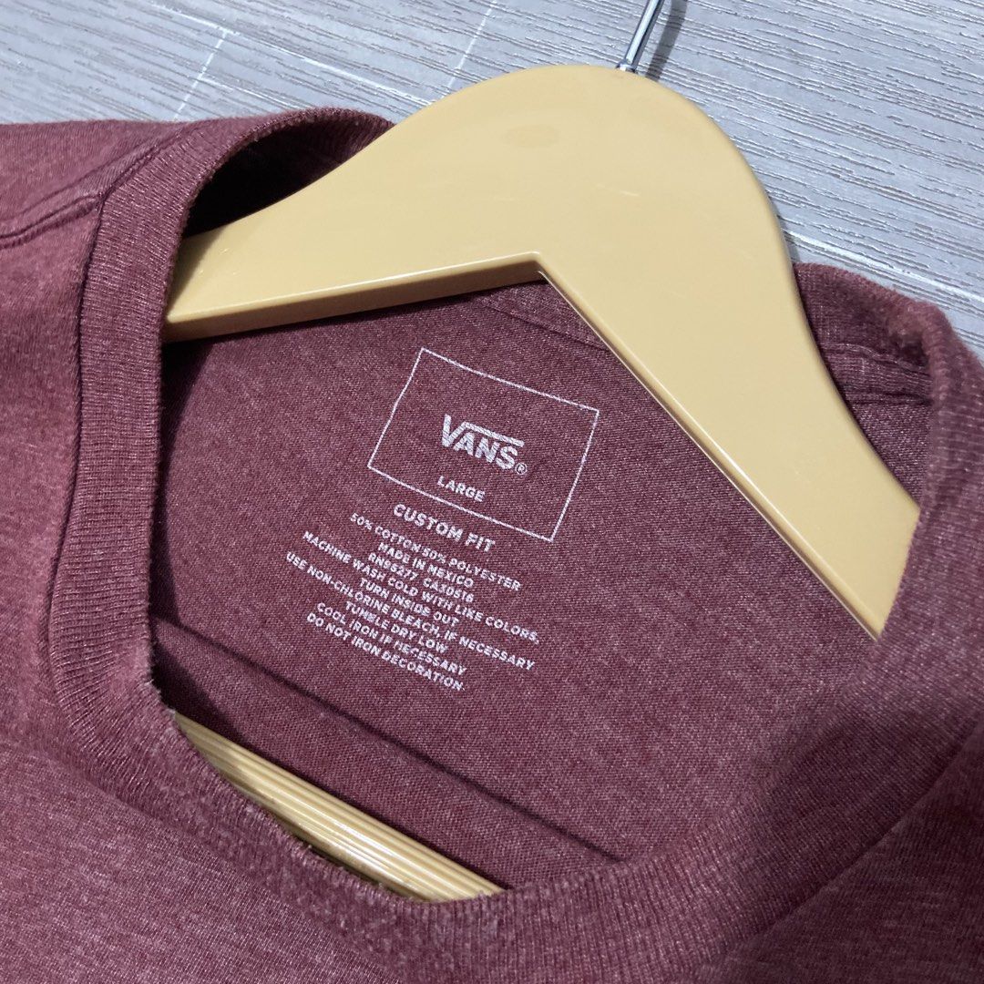 Vans (Category: Tshirts & Polo Shirts ) located in Batangas. Submitted by hanz.dodge (Listing ID 1463268218, Image 3). Description: Vans 📌23 Width / 30 Length (Large Best fit) 📌9/10 Color Rate 📌No Major Flaws🙅🏻‍♂️ 📌Excellent Condition 🏷️450.