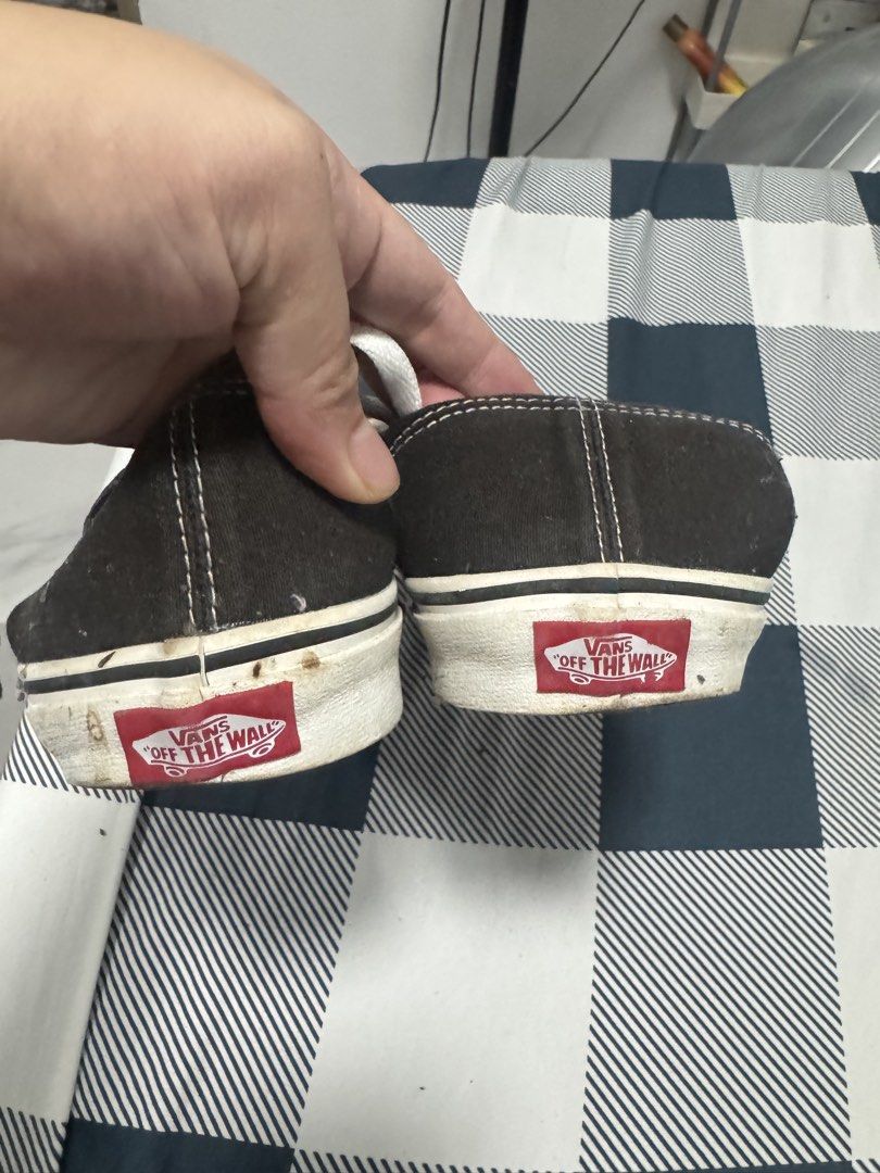 VANS shoes (Category: Casual Shoes) located in Bulacan. Submitted by happy0666 (Listing ID 1463244145, Image 3). Description: Well used. Bagong laba nadumihan lang sa taguan. .