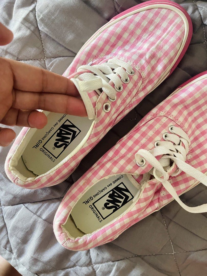 VANS X Comme de Garcons Girl (Category: Sneakers) located in Manila. Submitted by rare_goldy (Listing ID 1463162916, Image 2). Description: US Men 5.5 US women 7 Euro 37 23.5cm.