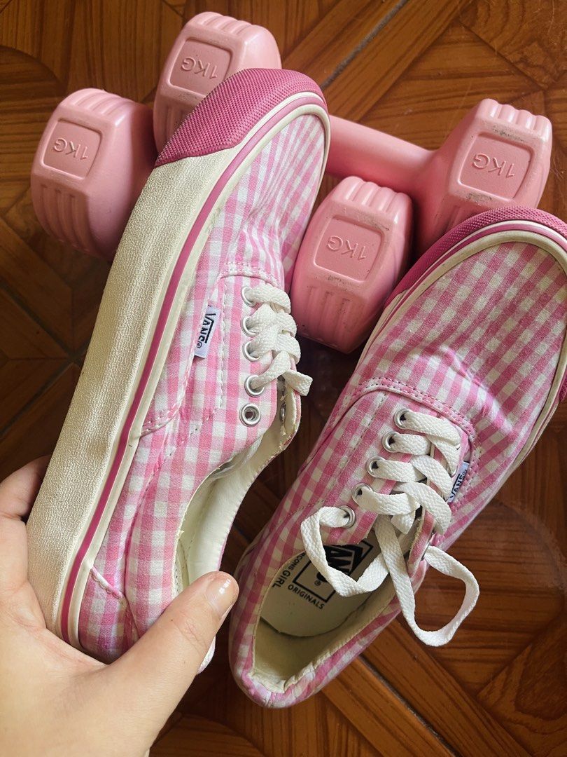 VANS X Comme de Garcons Girl (Category: Sneakers) located in Manila. Submitted by rare_goldy (Listing ID 1463162916, Image 3). Description: US Men 5.5 US women 7 Euro 37 23.5cm.