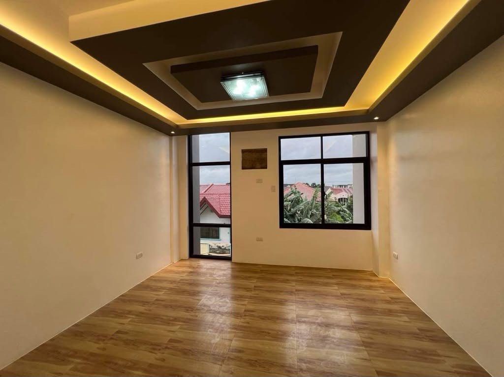 Vermont Royale Executive Townhouse (Category: Townhouse) located in Quezon City. Submitted by bugz77 (Listing ID 1463183521, Image 3). Description: FOR SALE! House and Lot VERMONT ROYALE Antipolo 3 storey 80sqm lot area 230sqm floor area GF Complete Toilet and Bath Maids Room Laundry / Open kitchen Spacious 2- Car Garage (SUV) 2nd flr 1 bedroom 1 Bath and Toilet With balcony Dining Room Living Room 2 Split type Inverter A/C Built In Oven Built in
