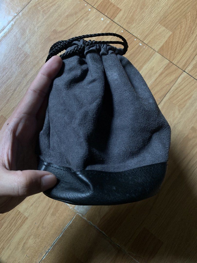 Vintage 1990s/y2k Canon small pouch (Category: Belt bags, Clutches and Pouches) located in Cagayan de Oro. Submitted by premium_thrifts (Listing ID 1463145052, Image 2). Description: Good condition. Gray colorway. Good for storage of small things or small digicams Issue: has fades Add shipping fee (via JRS or J&T).