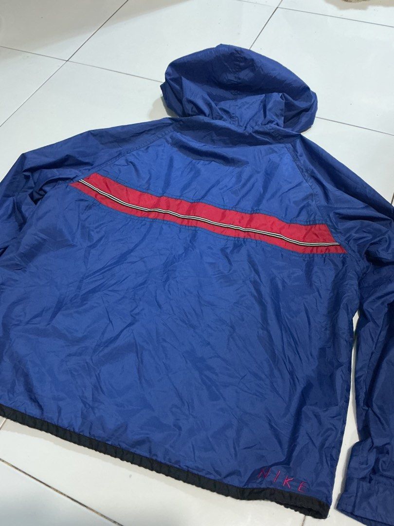 Vintage 90’s Nike Windbreaker (Category: Coats, Jackets and Outerwear) located in Mabalacat. Submitted by dagz_thrift (Listing ID 1463276384, Image 2). Description: Dimes 23 x 25 Condition 9.3-10 Issue 4 burn pinhole check last 4 pictures.