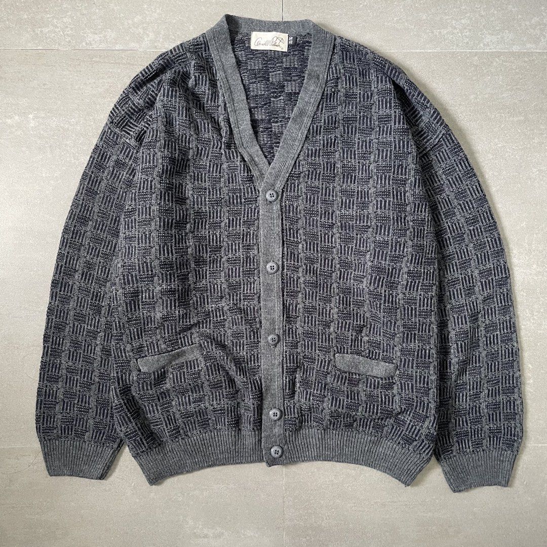 Vintage Arnold Palmer Cardigan (Category: Coats, Jackets and Outerwear) located in Mabalacat. Submitted by goldengarms_ (Listing ID 1463199238, Image 1). Description: Color: Gray & Black Size: XL on tag Dimensions: 25” Width / 27” Length Condition: Excellent Color rate: 9.5/10 or better Issue: N/A Price is still negotiable for sure buyer 👍 - Payment thru GCash, Maya or Security Bank 💳 - Shipping via J&T Express 🛩️ Pm us for more details. Thank