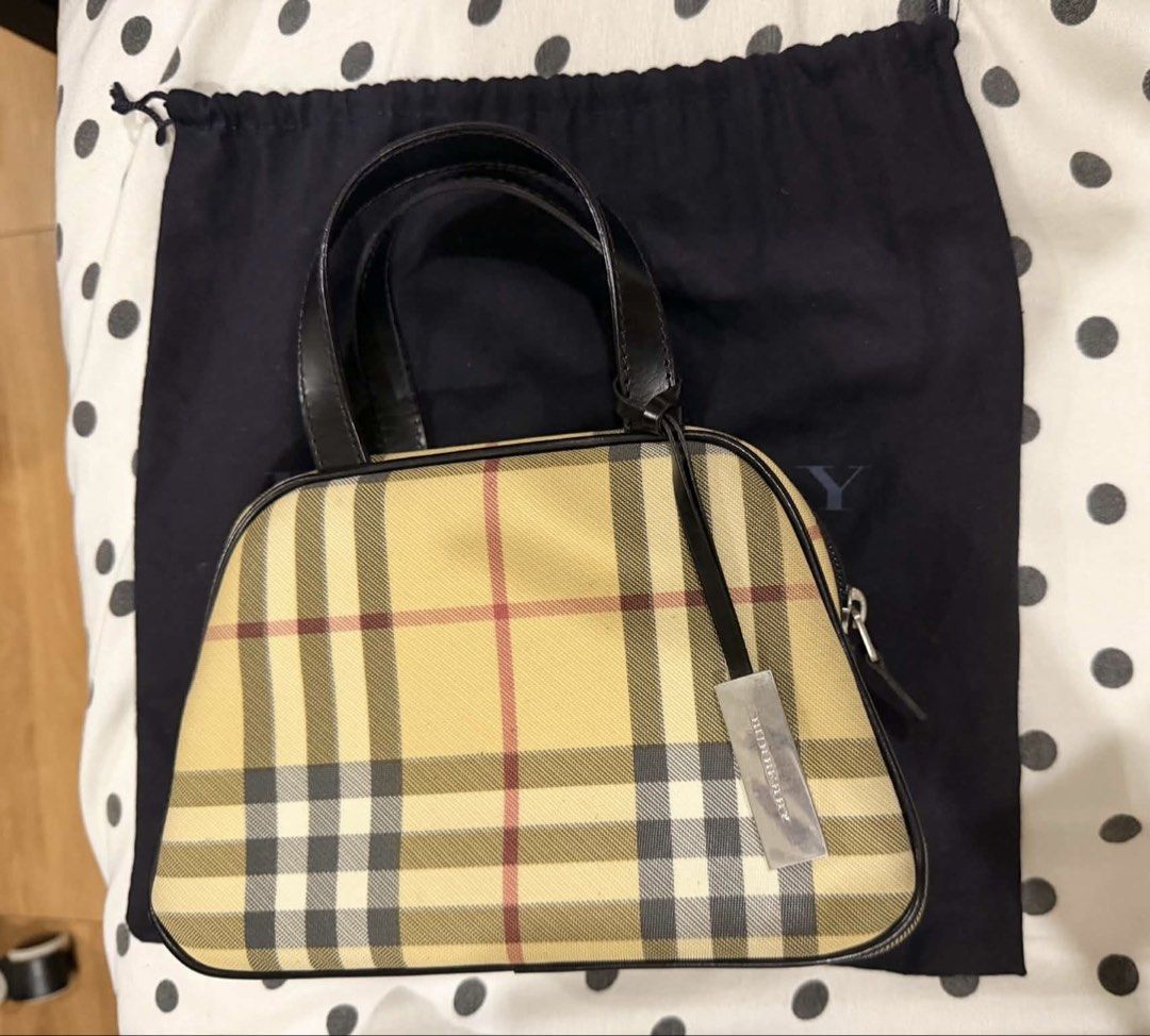 Vintage Burb*rry Nova Check Handle Bag (Category: Luxury Bags & Wallets) located in Manila. Submitted by paulovenegaskalakal2020 (Listing ID 1463128164, Image 1). Description: For sale! Kalakal Vintage Burb*rry nova check handle bag WOMENS With dust bag Good as new MINE 17,640 +sf.