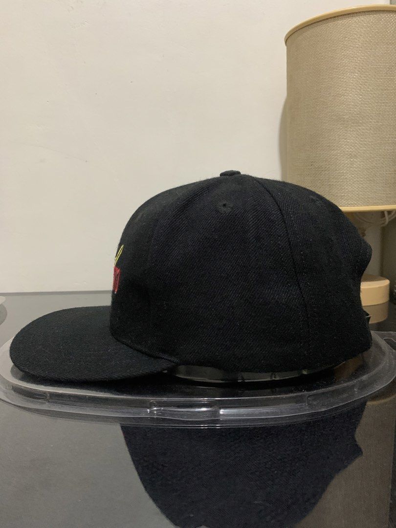 Vintage cap 1990's marlboro (Category: Caps & Hats) located in Rizal. Submitted by japan__surplus (Listing ID 1463304614, Image 2). Description: please see pictures for details thankyou ☺️ .