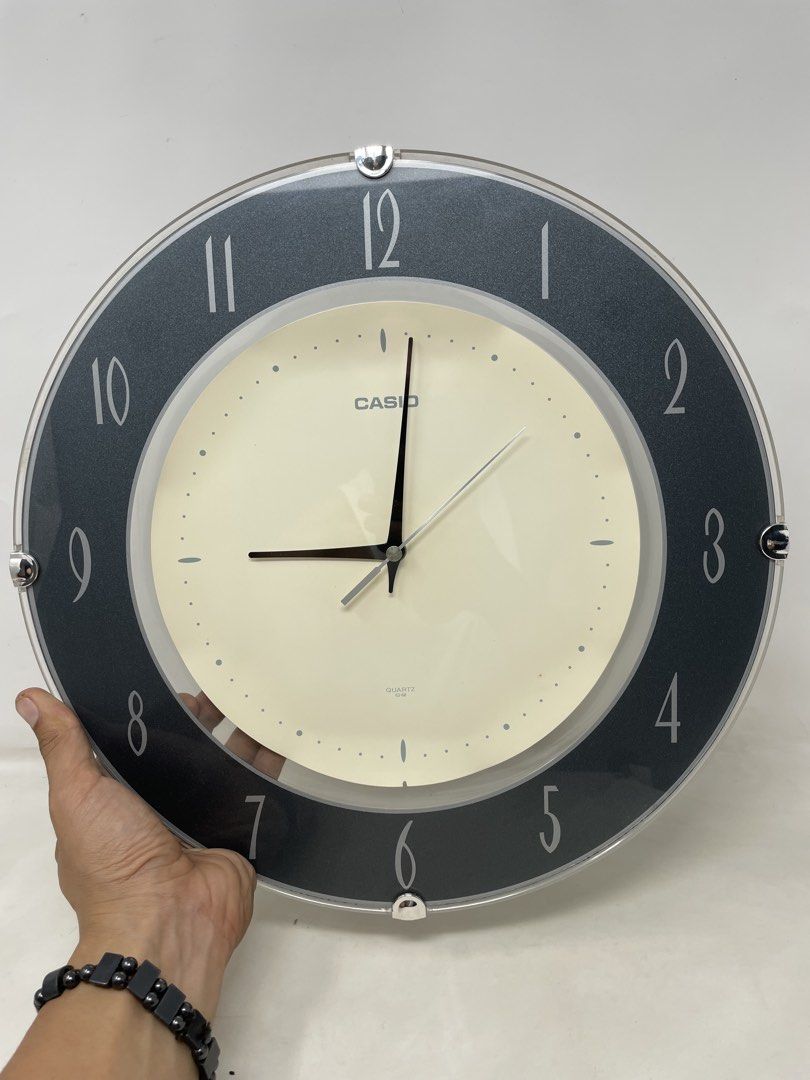 Vintage Casio Quartz Wall Clock Original From Japan (Category: Clocks) located in Tagum. Submitted by tommyfindstagum (Listing ID 1463164568, Image 2). Description: For sale: Vintage Casio Quartz Wall Clock Original From Japan In great working condition 1150 pesos only Tagum city location, can ship anywhere through Flash or J&T.