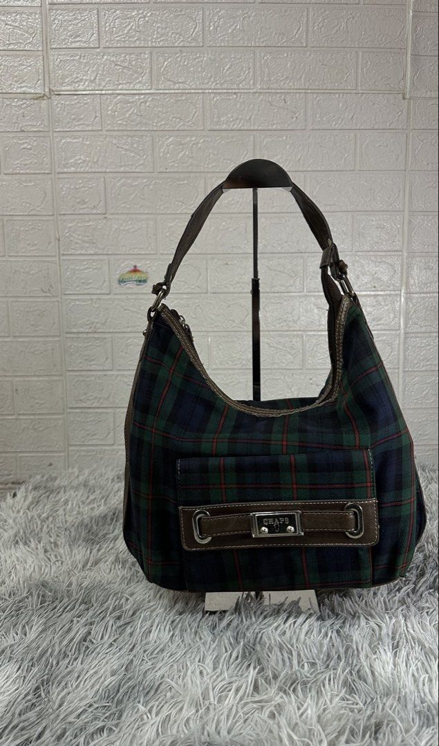 Vintage ch*ps plaid shoulder bag (Category: Shoulder Bags) located in Manila. Submitted by paulovenegaskalakal2020 (Listing ID 1463174159, Image 1). Description: For sale! Kalakal Vintage Ch*ps plaid shoulder bag 1990's to 2000's WOMENS Small to Medium 15-16 width x 12 length inches Sides- 4 inches Slices/holes, loose stitch Crack leather Minimal fade Stain Sign of usage Good MINE 1,889 +sf.