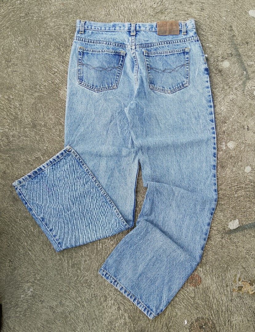 Vintage District Gasoline Button Fly Denim Pants (Category: Jeans) located in Manila. Submitted by gowicollection28 (Listing ID 1463268074, Image 2). Description: Waist: 32 Length: 40.5.